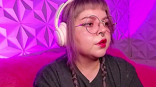 Satyn doll online show from 11.02.25