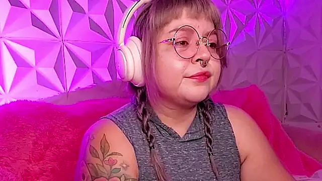 Satyn doll online show from 11.09.25