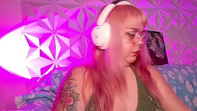 Satyn doll online show from 04.18.26