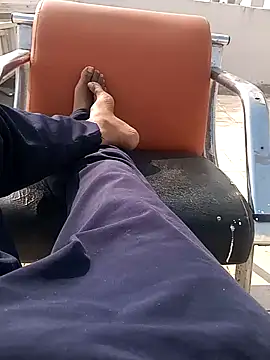 Snapshot of indianguy21 chatting on 12.22.24 indianguy21 online show from 12.22.24