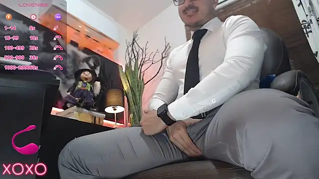 Snapshot of randyluke chatting on 10.12.25 randyluke online show from 10.12.25