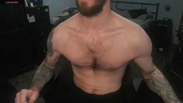 SexxxyLouis online show from 12.22.25