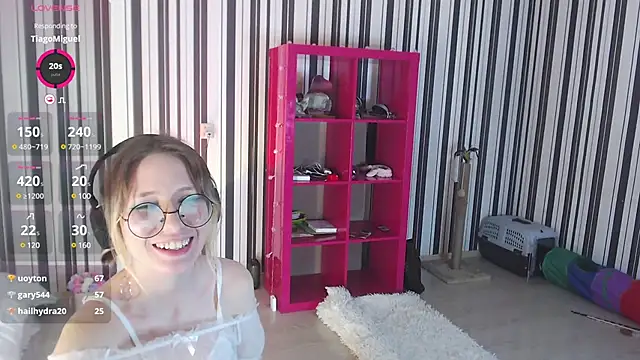  Hanna Moon  online show from 01.27.25