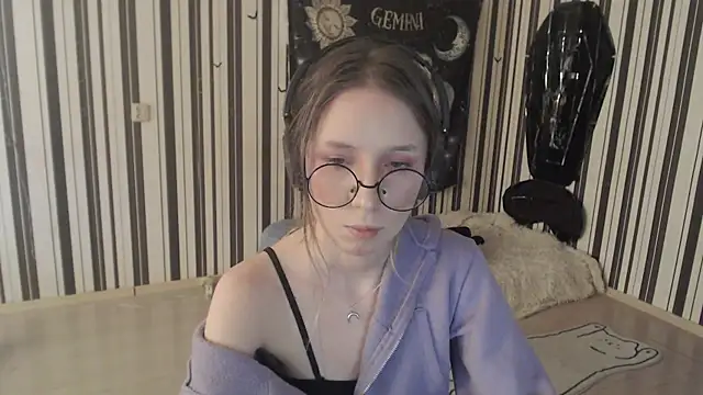  Hanna Moon  online show from 11.04.25