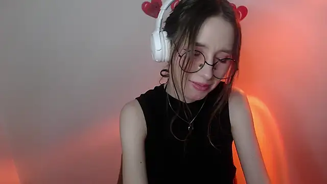 Snapshot of _Hanna_Moon_ chatting on 04.30.26 Hanna Moon online show from 04.30.26
