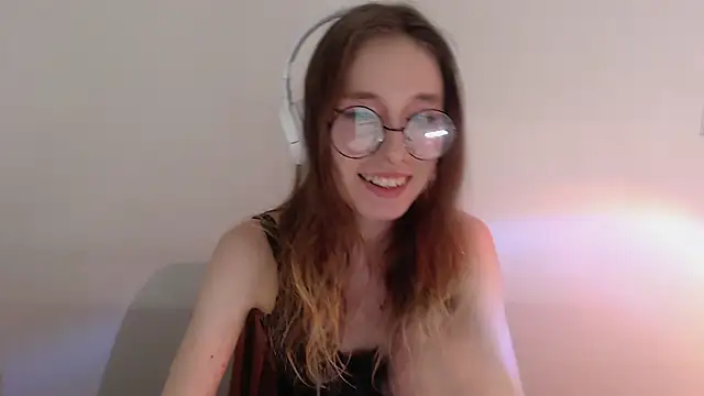 Snapshot of _Hanna_Moon_ chatting on 05.13.26 Hanna Moon online show from 05.13.26