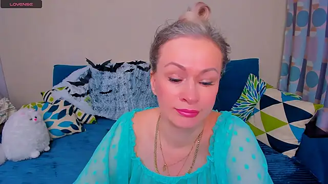 EllenMoore online show from 10.29.25