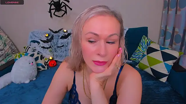 EllenMoore online show from 10.30.25