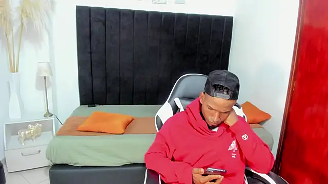 Snapshot of anhtony_wayans chatting on 11.09.25 anhtony wayans online show from 11.09.25