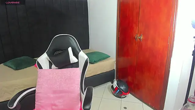 Snapshot of anhtony_wayans chatting on 01.06.26 anhtony wayans online show from 01.06.26