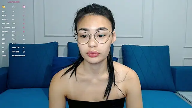 Snapshot of kwana_colada chatting on 10.07.25 kwana colada online show from 10.07.25