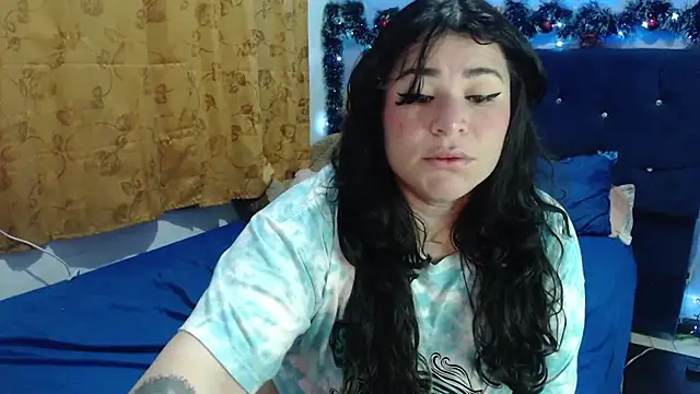 Snapshot of ANGELIQUE_KLANE chatting on 12.21.25 ANGELIQUE KLANE online show from 12.21.25