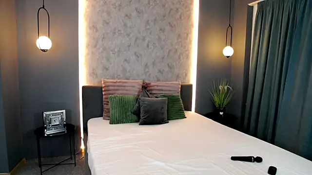 LisaCroft online show from 01.30.25