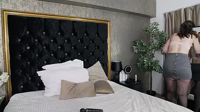 LisaCroft online show from 02.08.25