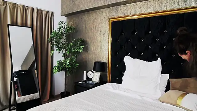 LisaCroft online show from 02.27.25