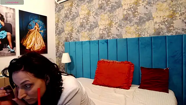 Snapshot of LisaCroft chatting on 01.17.26 LisaCroft online show from 01.17.26