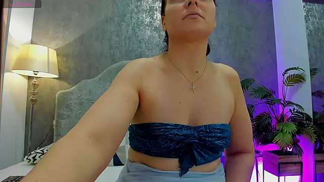 Snapshot of LisaCroft chatting on 02.05.26 LisaCroft online show from 02.05.26