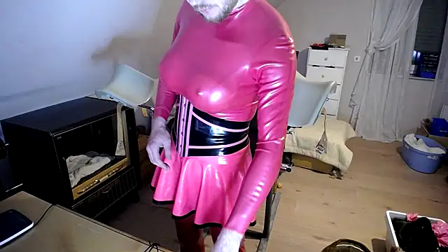 Snapshot of Kinkidani86 chatting on 10.09.25 Kinkidani86 online show from 10.09.25