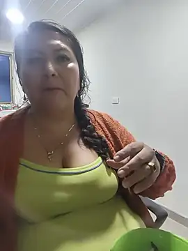 Snapshot of Brenda_Berck_ chatting on 05.27.26 Brenda Berck online show from 05.27.26