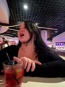 Snapshot of Kira_tattoo chatting on 11.23.25 Kira tattoo online show from 11.23.25