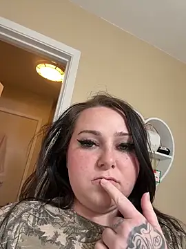 Snapshot of Kira_tattoo chatting on 02.21.26 Kira tattoo online show from 02.21.26