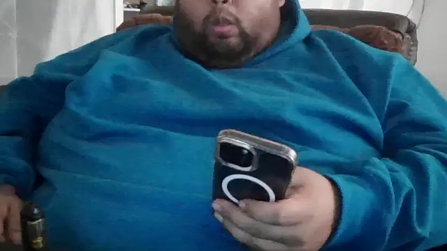 Snapshot of Pantychubs69 chatting on 10.15.25 Pantychubs69 online show from 10.15.25