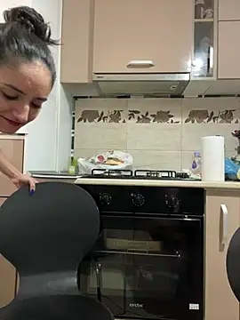 Almmaxxxx online show from 12.08.24