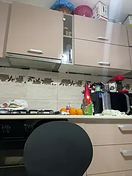 Almmaxxxx online show from 12.10.24