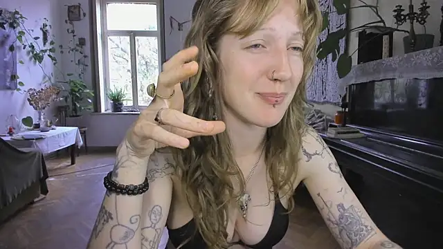 Snapshot of Miranda2_0 chatting on 10.07.25 Miranda2 0 online show from 10.07.25