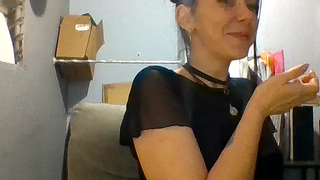 Snapshot of chicacastilla chatting on 05.30.26 chicacastilla online show from 05.30.26