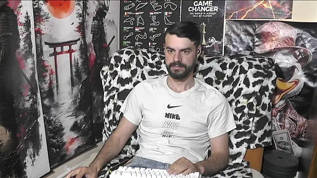 Snapshot of 00george chatting on 05.04.26 00george online show from 05.04.26