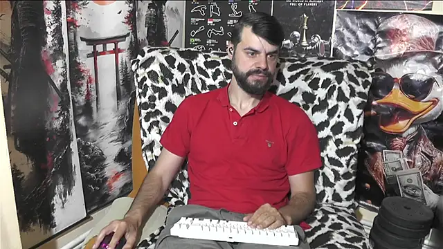 Snapshot of 00george chatting on 05.19.26 00george online show from 05.19.26