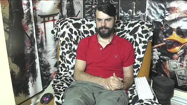 Snapshot of 00george chatting on 05.30.26 00george online show from 05.30.26