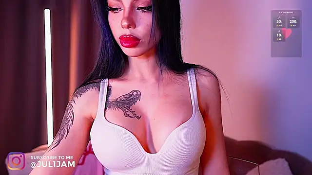 Snapshot of juli_jam chatting on 03.25.26 juli jam online show from 03.25.26