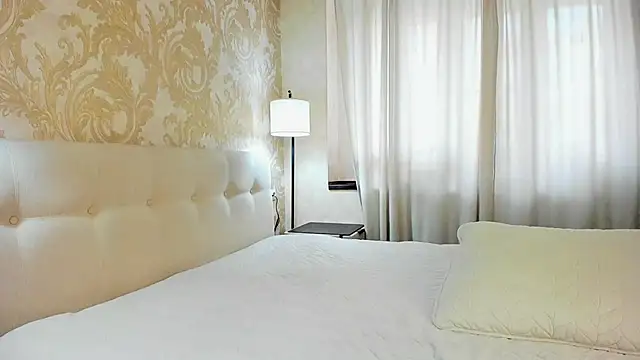 TessaPosh online show from 03.20.25