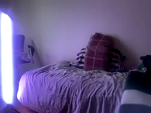 Snapshot of Czechyoungboy chatting on 10.28.25 Czechyoungboy online show from 10.28.25