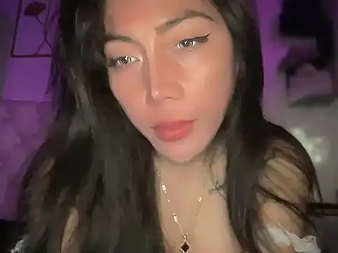 Snapshot of kristinestar chatting on 11.06.25 kristinestar online show from 11.06.25