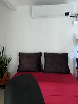 Snapshot of YOURSDEBORA chatting on 11.29.25 YOURSDEBORA online show from 11.29.25