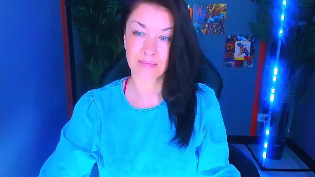 Snapshot of AnaMills chatting on 05.14.26 AnaMills online show from 05.14.26