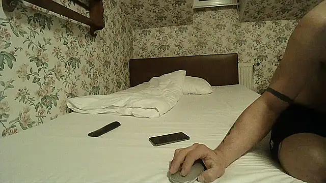 Snapshot of NiceHunter89 chatting on 03.27.26 NiceHunter89 online show from 03.27.26