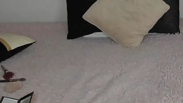 KrissLoona online show from 09.23.25