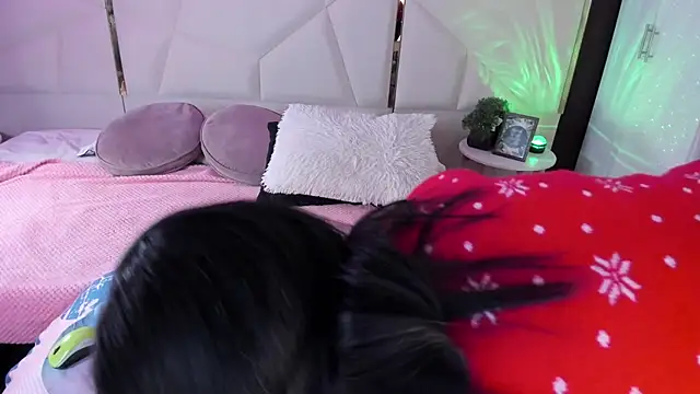 Inndrahot online show from 11.21.25