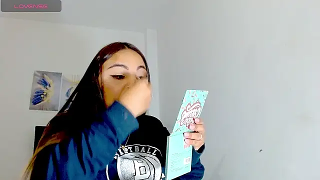 Kylie loveee online show from 10.29.25