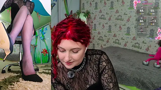 Snapshot of SmokyRose chatting on 06.27.26 SmokyRose online show from 06.27.26