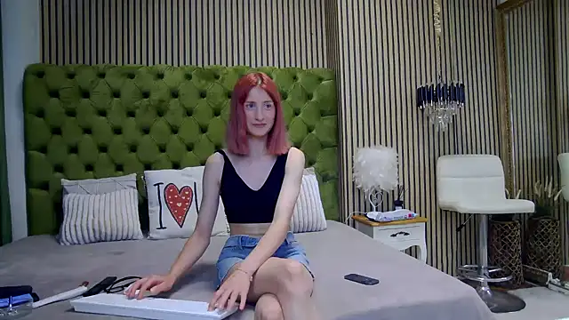Snapshot of SiennaShapiro chatting on 07.09.26 SiennaShapiro online show from 07.09.26