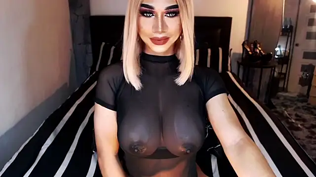 Snapshot of MassiveCockxMistress chatting on 10.26.25 MassiveCockxMistress online show from 10.26.25