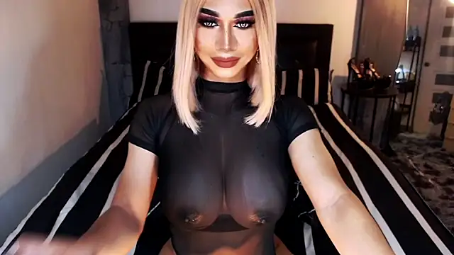 Snapshot of MassiveCockxMistress chatting on 11.20.25 MassiveCockxMistress online show from 11.20.25