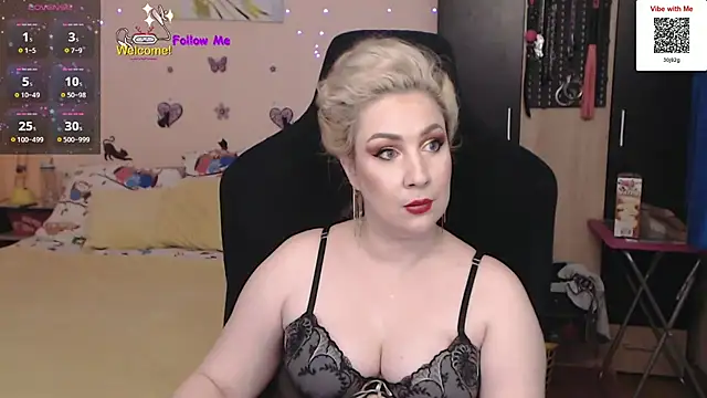 Snapshot of MissLexyGold chatting on 01.15.25 MissLexyGold online show from 01.15.25