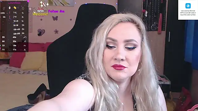 Snapshot of MissLexyGold chatting on 02.19.25 MissLexyGold online show from 02.19.25