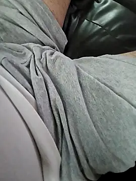 Snapshot of m6sp1 chatting on 03.04.26 m6sp1 online show from 03.04.26